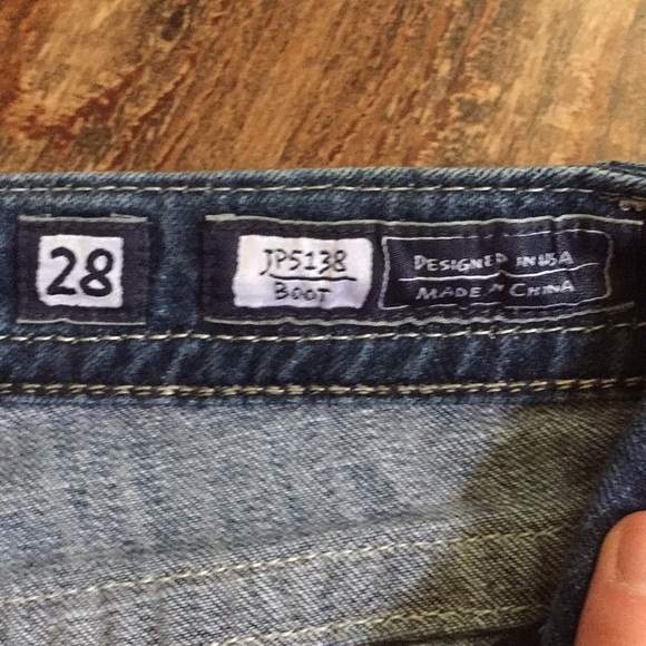 Size 28, miss me jeans - Picture 2 of 6